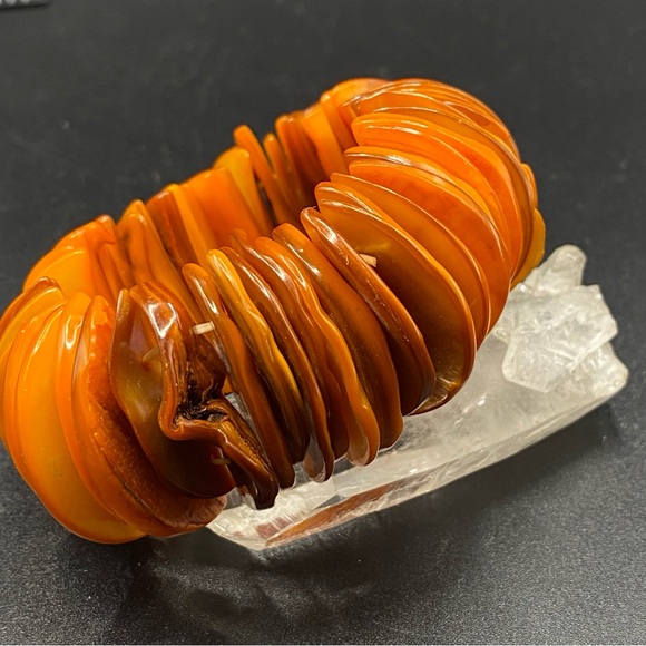 Chunky Dyed Shell Bracelet Orange Stretchy Boho Nautical Beachy - Picture 1 of 8